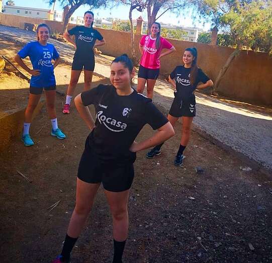 Jugadoras del Rocasa Juvenil que participarán en la pretemporada del primer equipo (Foto TA)